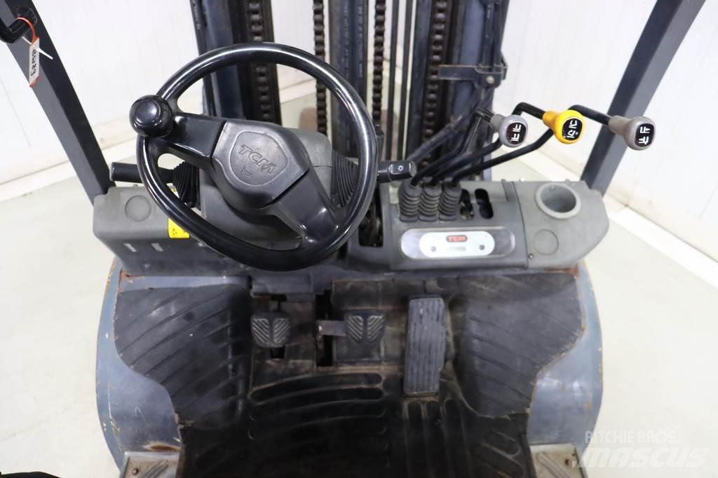TCM FG30T3 Газовые погрузчики