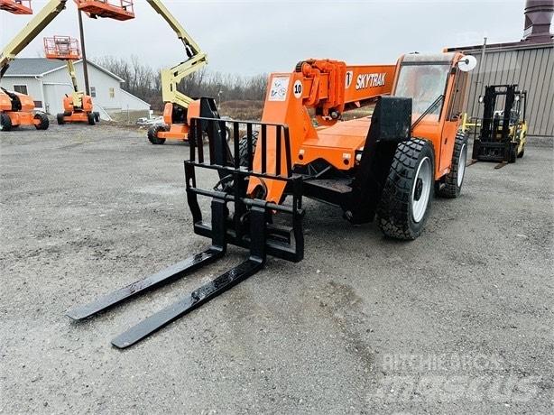 SkyTrak 10054 Телескопические погрузчики