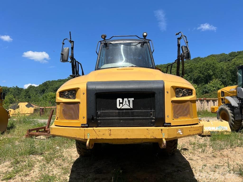 CAT 730 C Шарнирно-сочленённые самосвалы