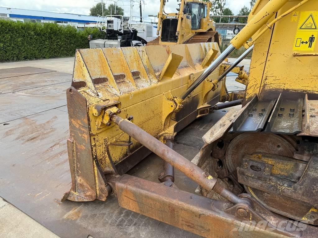 Komatsu D 65 PX-12 Гусеничные бульдозеры