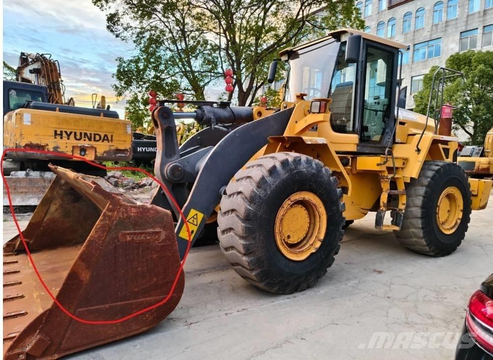 Volvo L 120 Фронтальные погрузчики