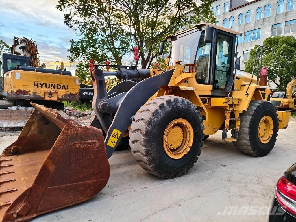 Volvo L 120 Фронтальные погрузчики