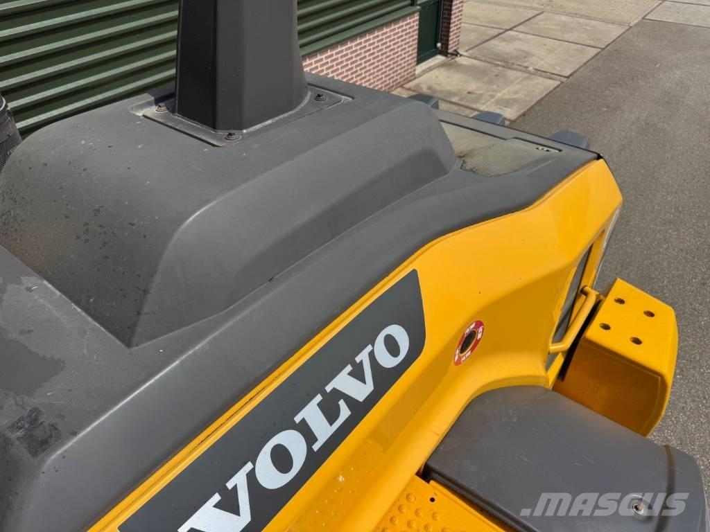 Volvo L 120 H Фронтальные погрузчики