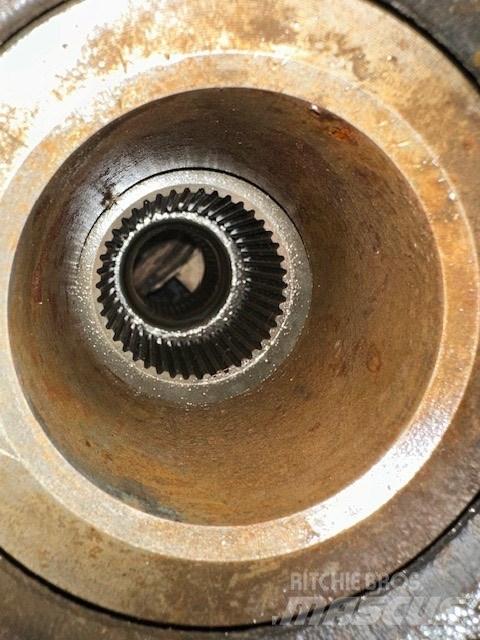 ZF 8:37 Оси