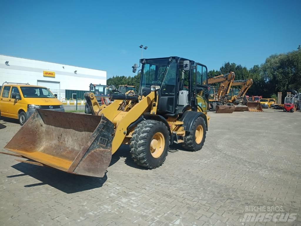 CAT 908 M Фронтальные погрузчики