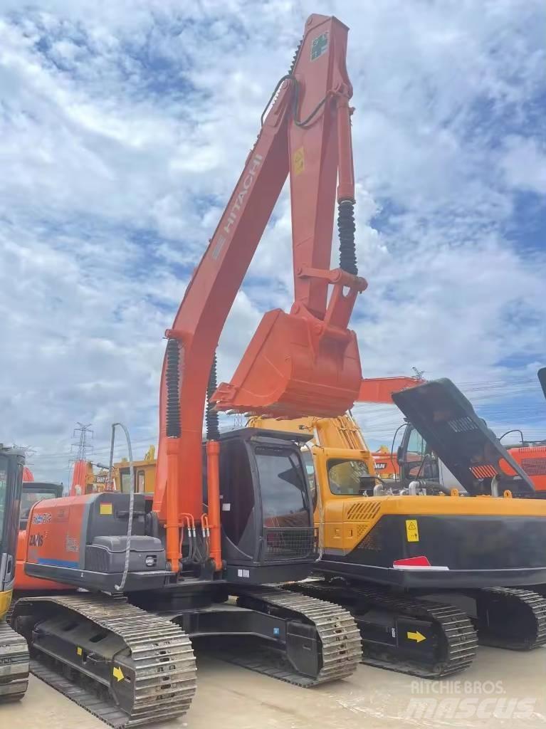 Hitachi ZX 200 Гусеничные экскаваторы