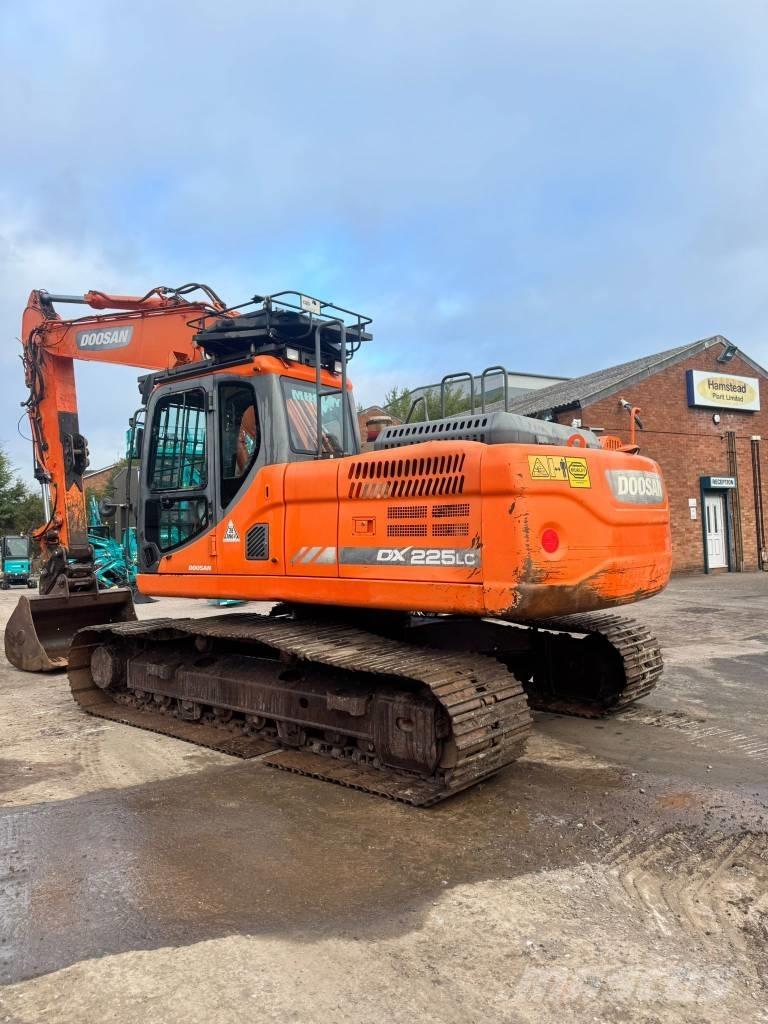 Doosan DX 225 LC Гусеничные экскаваторы