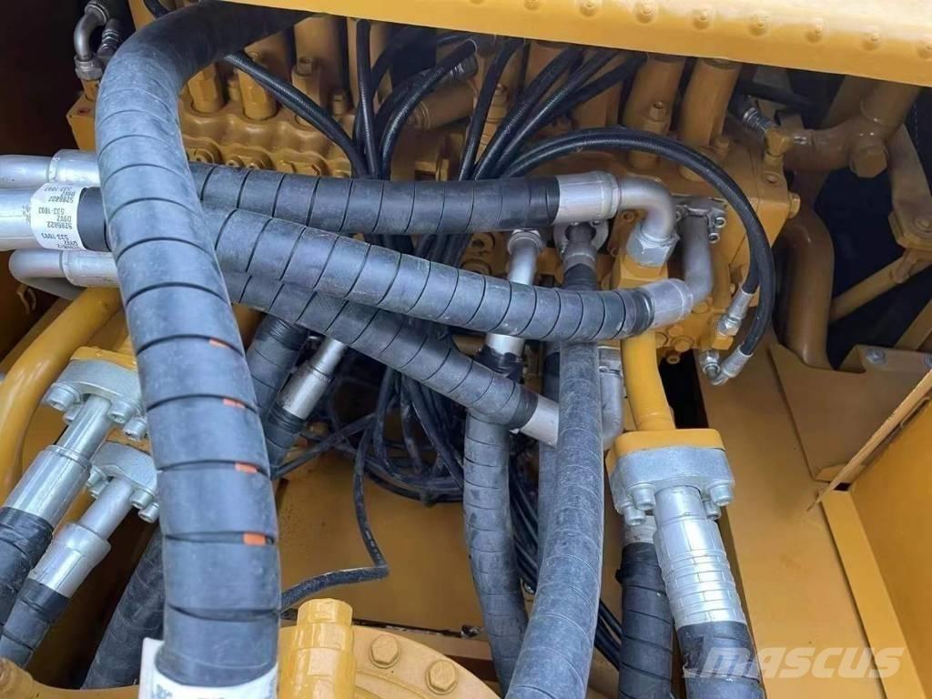 CAT 330 D Гусеничные экскаваторы