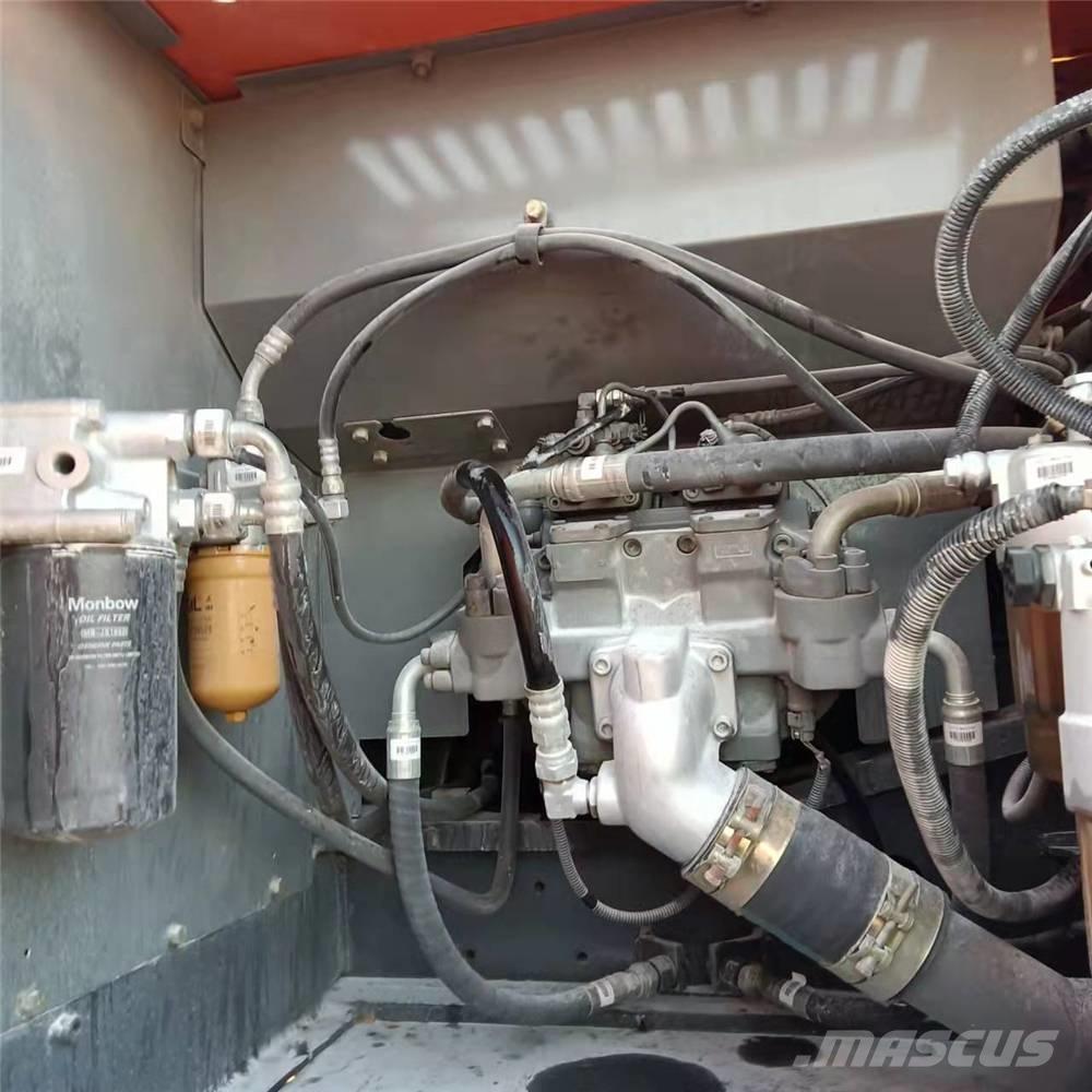 Hitachi ZX210 Гусеничные экскаваторы