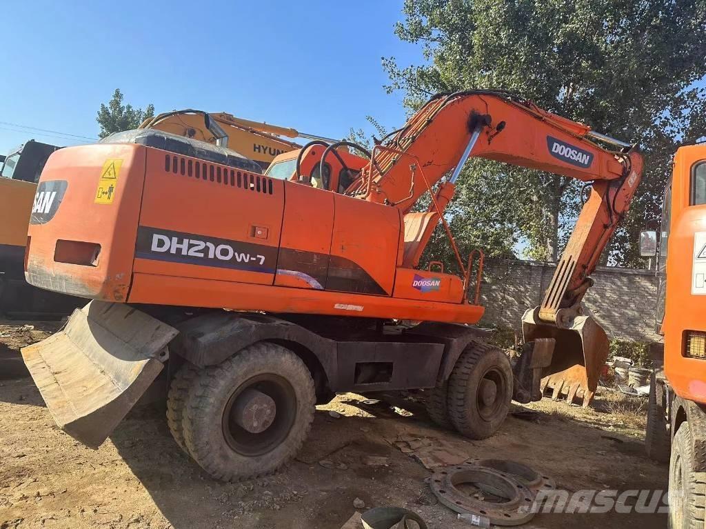 Doosan DH210W Колёсные экскаваторы