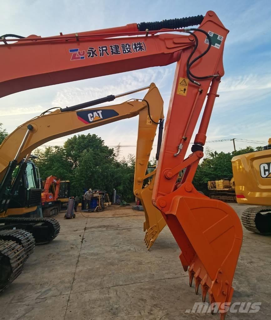 Hitachi ZX 200 Гусеничные экскаваторы