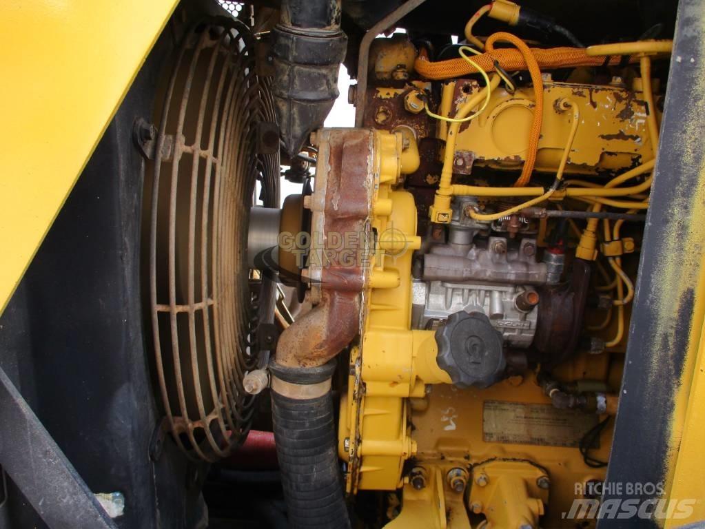 CAT CS 533 E Roller Грунтовые катки