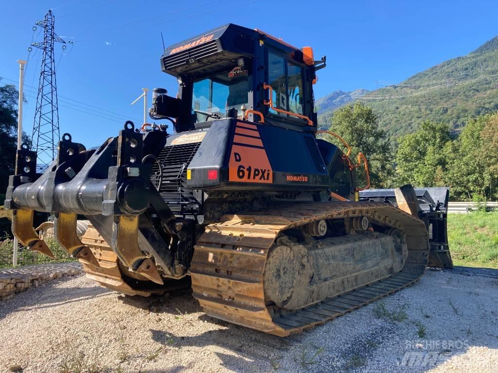 Komatsu D61PXI-24E0 Гусеничные бульдозеры