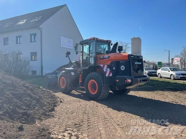 Doosan DL 200 Фронтальные погрузчики