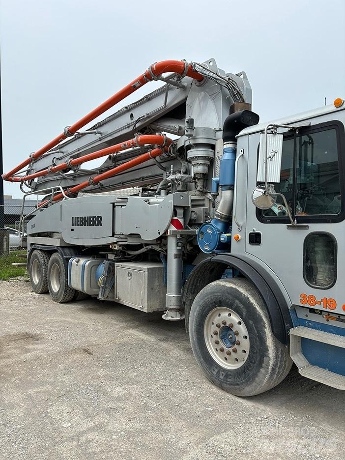 Liebherr 37Z4XXT Бетононасосы