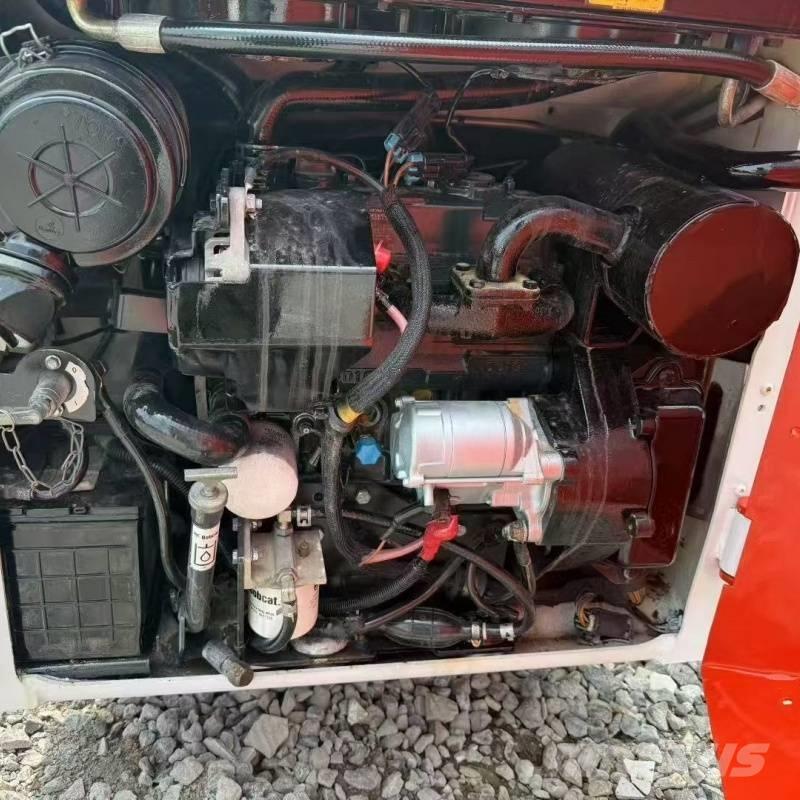 Bobcat s70 Мини-погрузчики