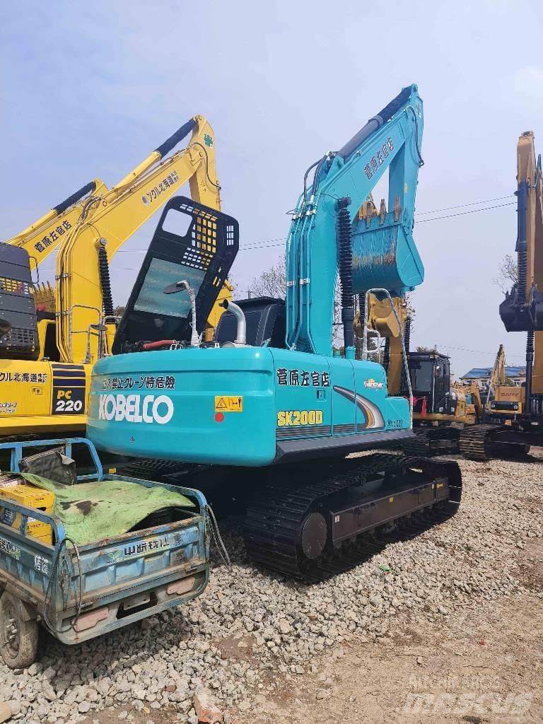 Kobelco SK 200 Гусеничные экскаваторы