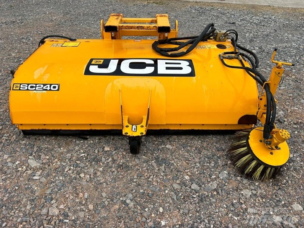 JCB SC 240 Навесные щетки