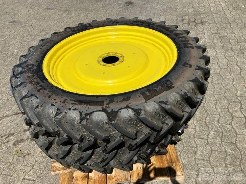 BKT 320/90R42 Шины и колёса
