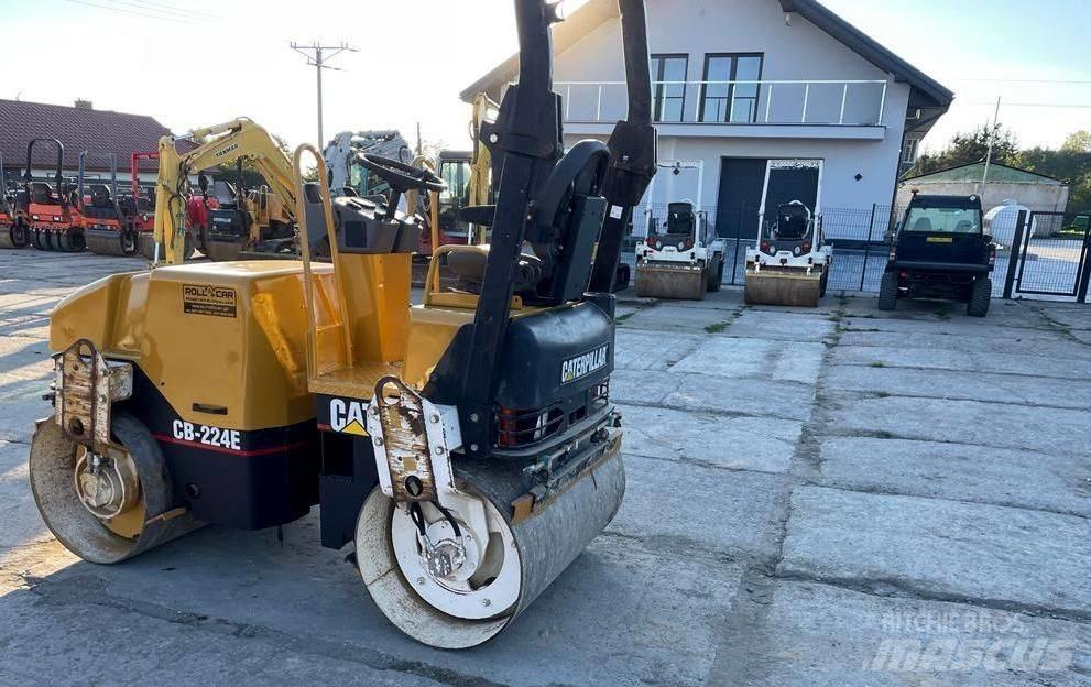 CAT CB 224 E Катки тротуарные