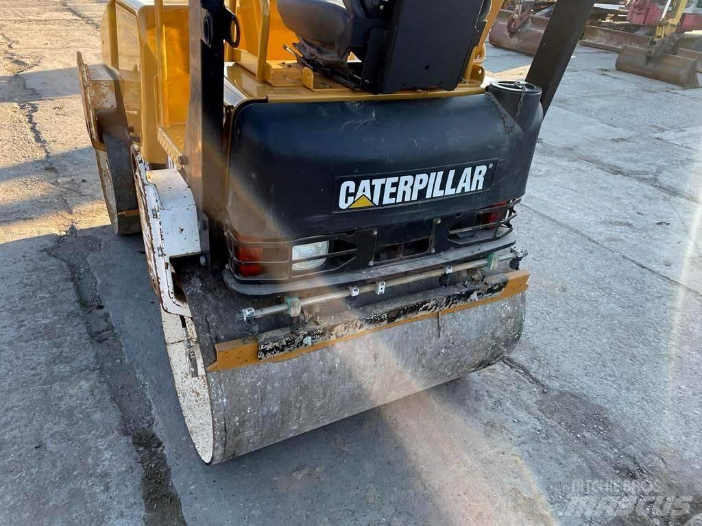 CAT CB 224 E Катки тротуарные