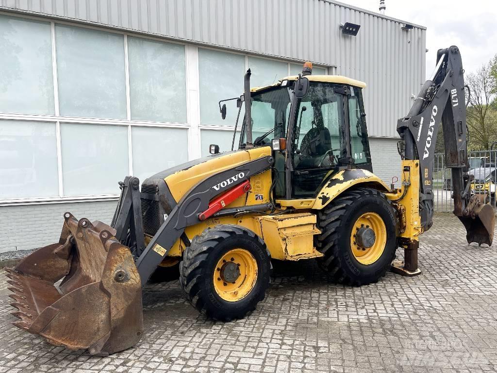 Volvo BL71 Экскаваторы-погрузчики
