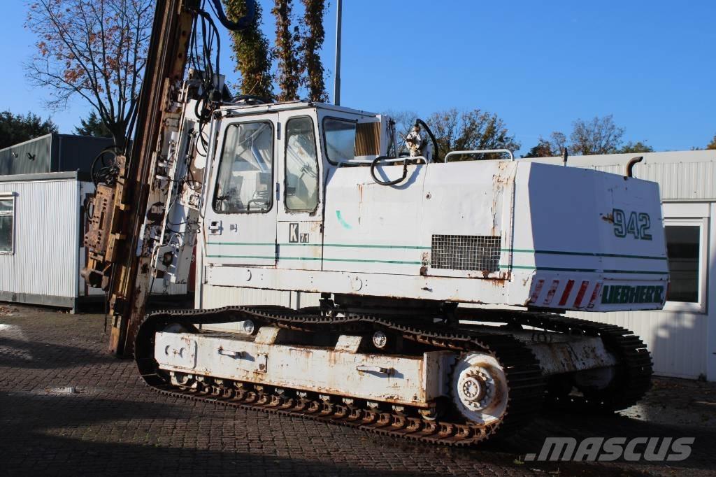 Liebherr R 942 Копровые установки