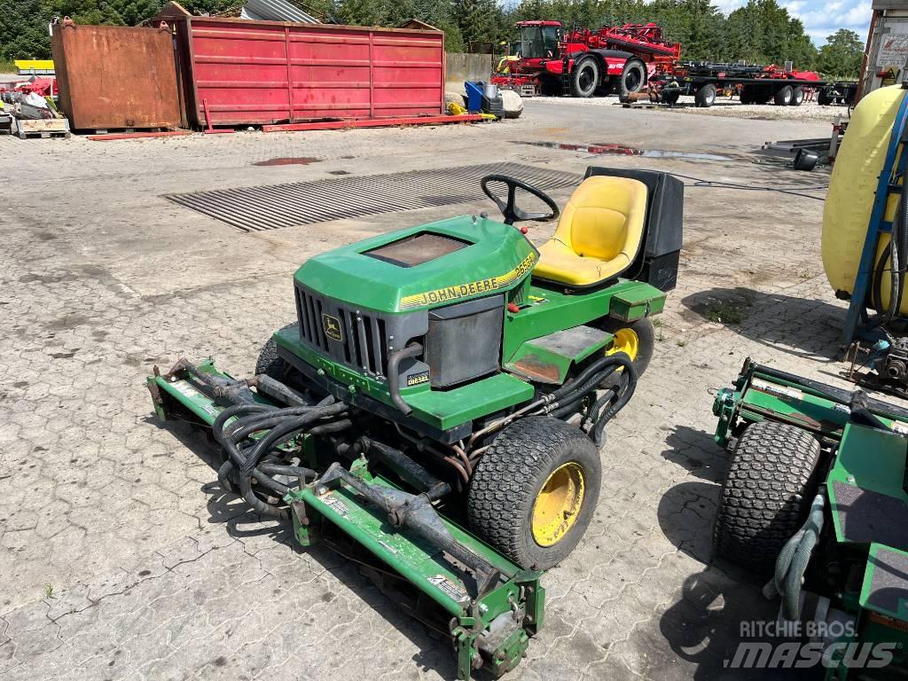 John Deere 2653 A Самоходные газонокосилки