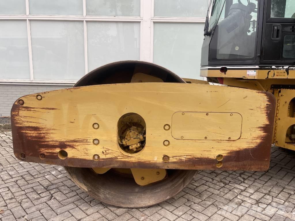 CAT CS 573 E       2004 Грунтовые катки