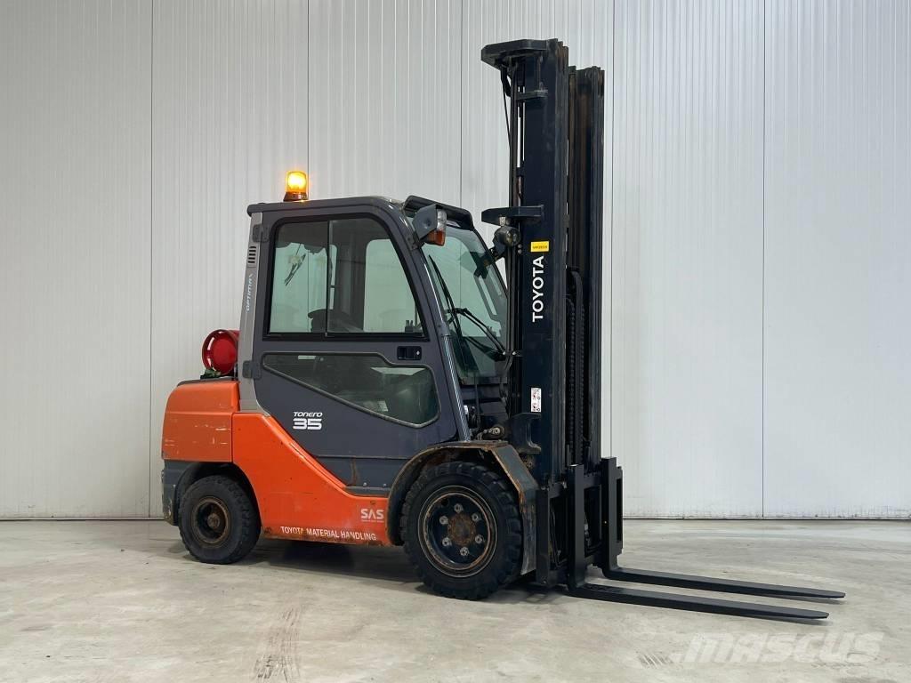 Toyota 02-8FGJF35 Газовые погрузчики