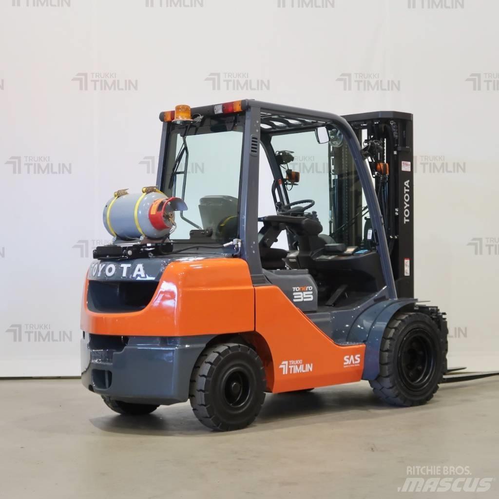 Toyota 02-8FGJF35 Газовые погрузчики