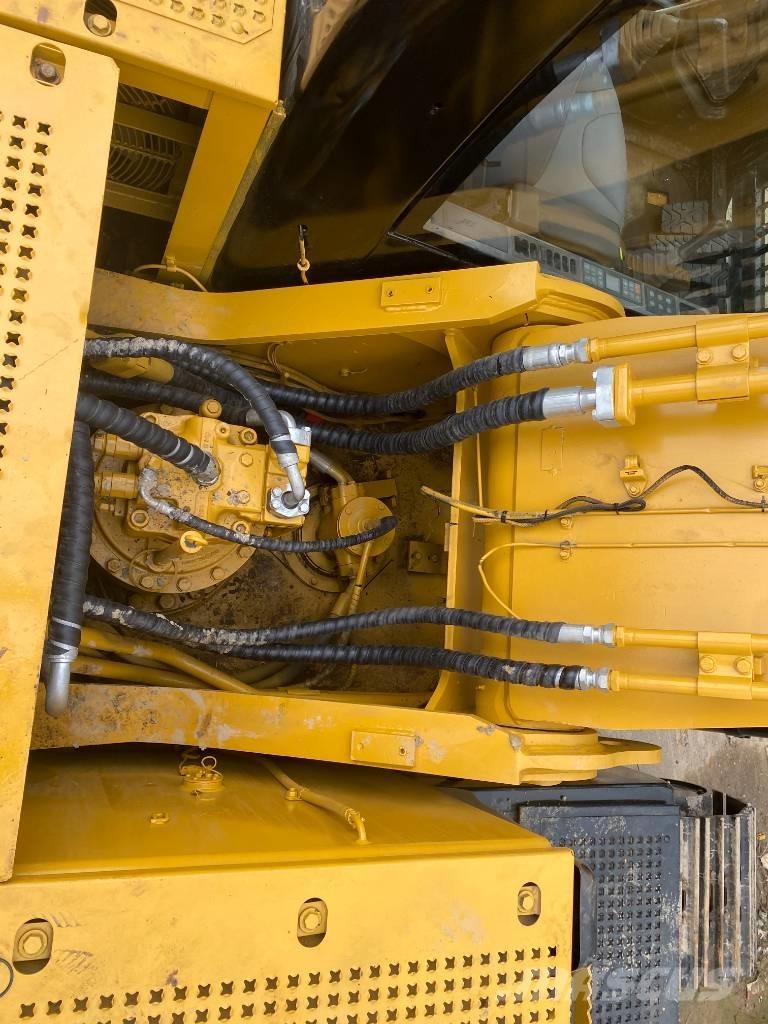 CAT 330 D Гусеничные экскаваторы