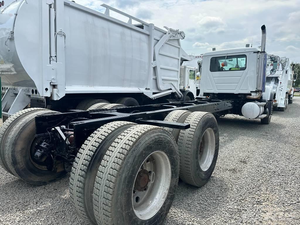 Mack CV 713 Шасси с кабиной