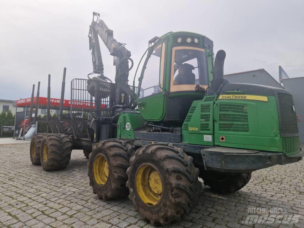 John Deere 1210 E Форвардеры