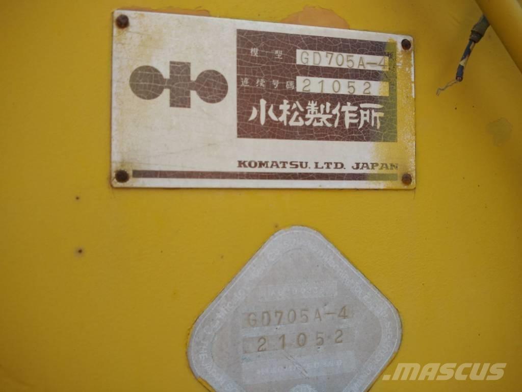 Komatsu GD 705 A-4A Грейдеры