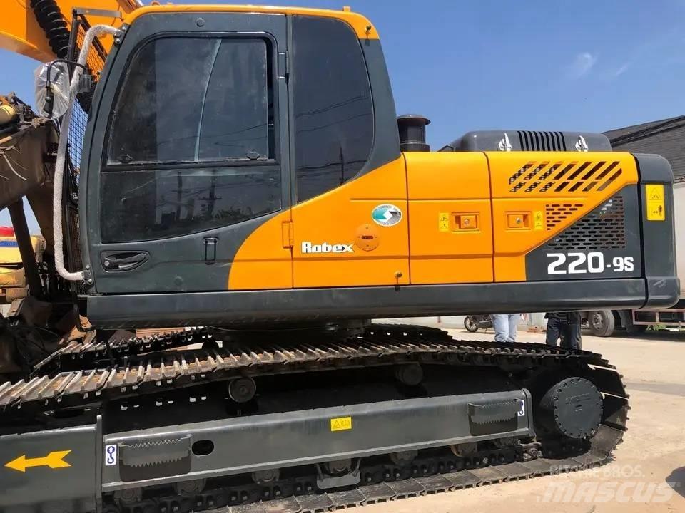 Hyundai R220-9s Гусеничные экскаваторы