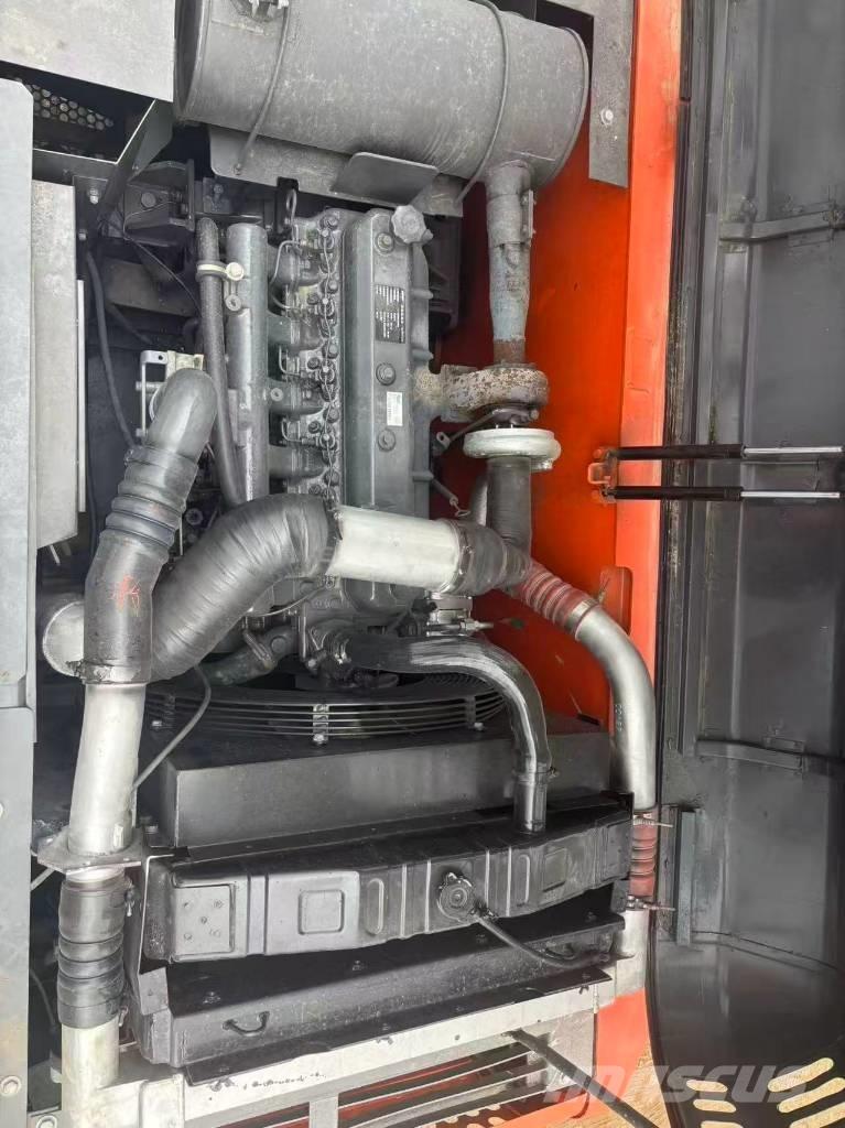 Doosan DX 225 Гусеничные экскаваторы