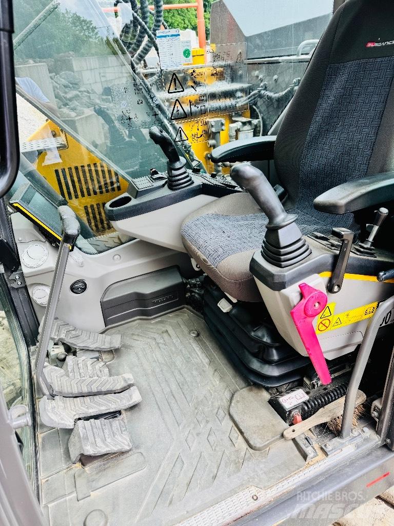 Volvo ECR 145 E Гусеничные экскаваторы