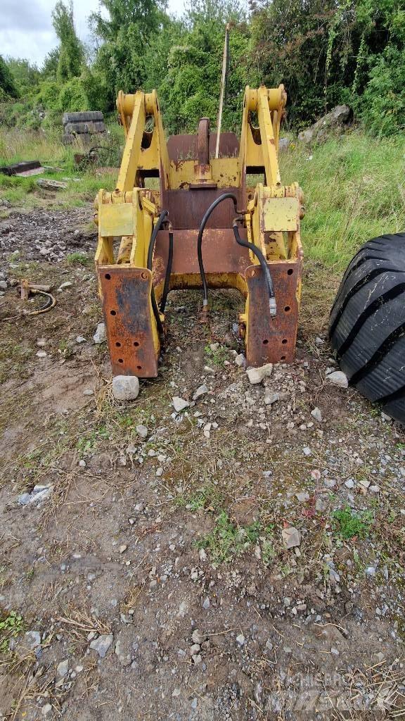 Komatsu D85 Ходовая часть и подвеска