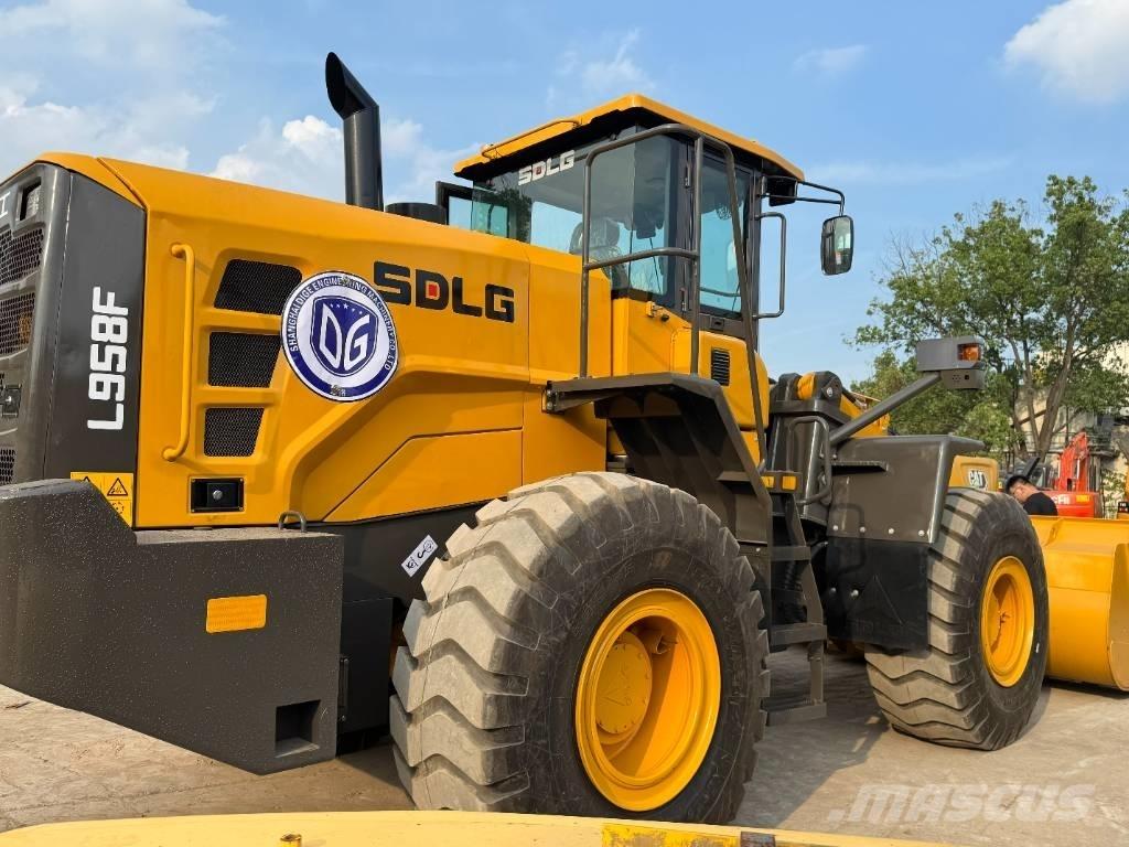 SDLG 958F Фронтальные погрузчики