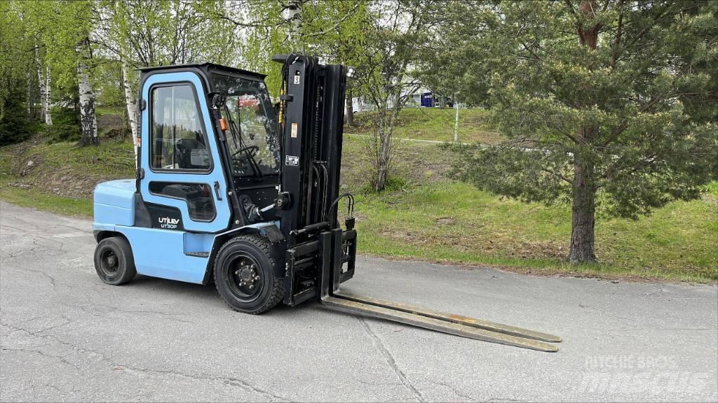 Utilev UT 30 PD Дизельные погрузчики
