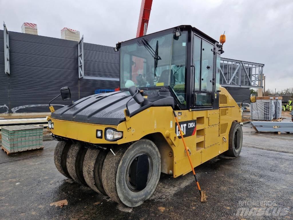 CAT CW34 Пневматические катки