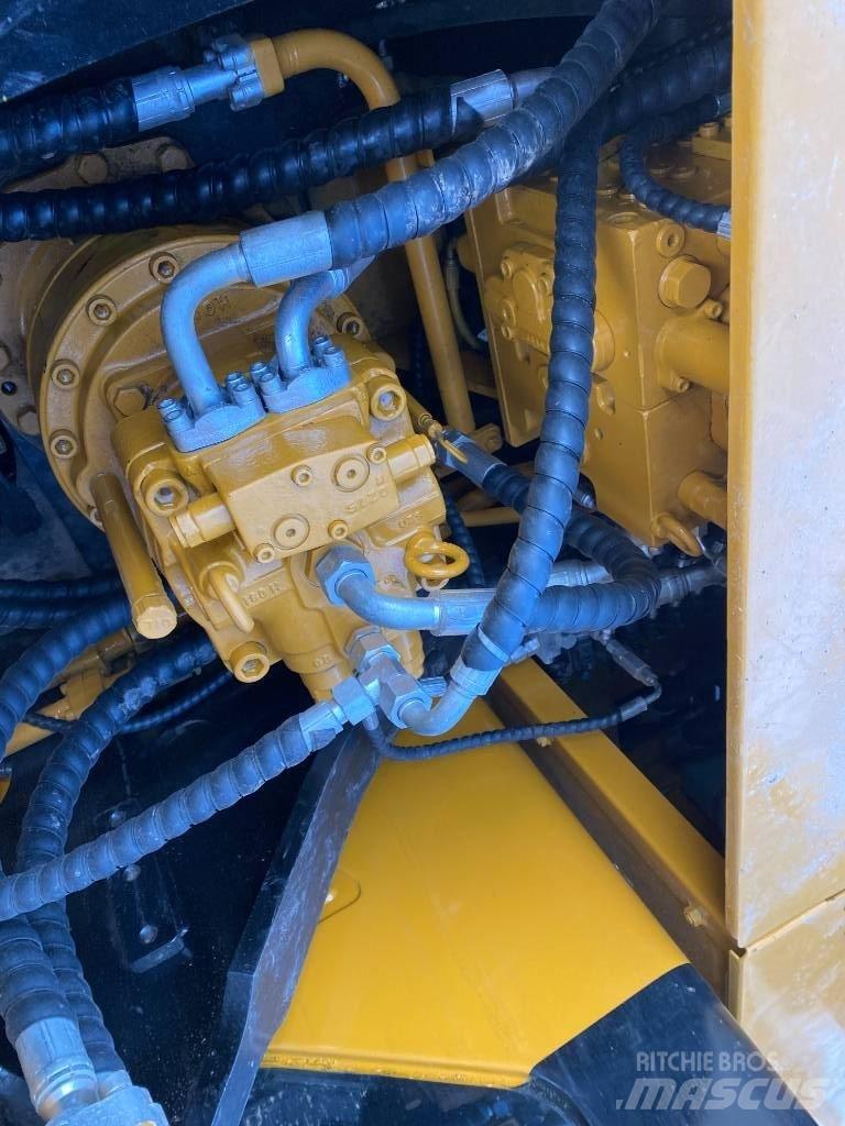 Sany 215C Гусеничные экскаваторы