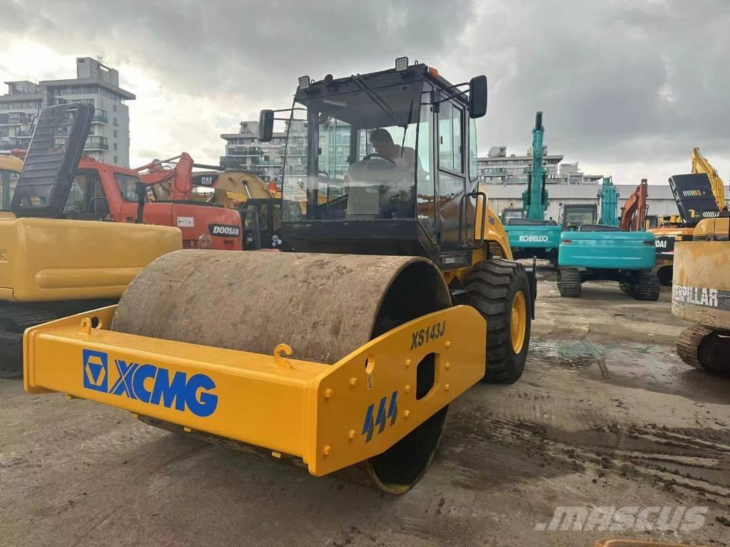 XCMG XS 143 J Грунтовые катки