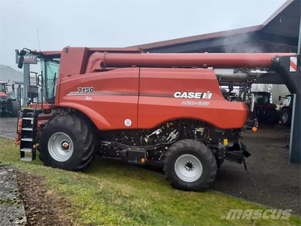 Case IH 7150 AF Зерноуборочные комбайны