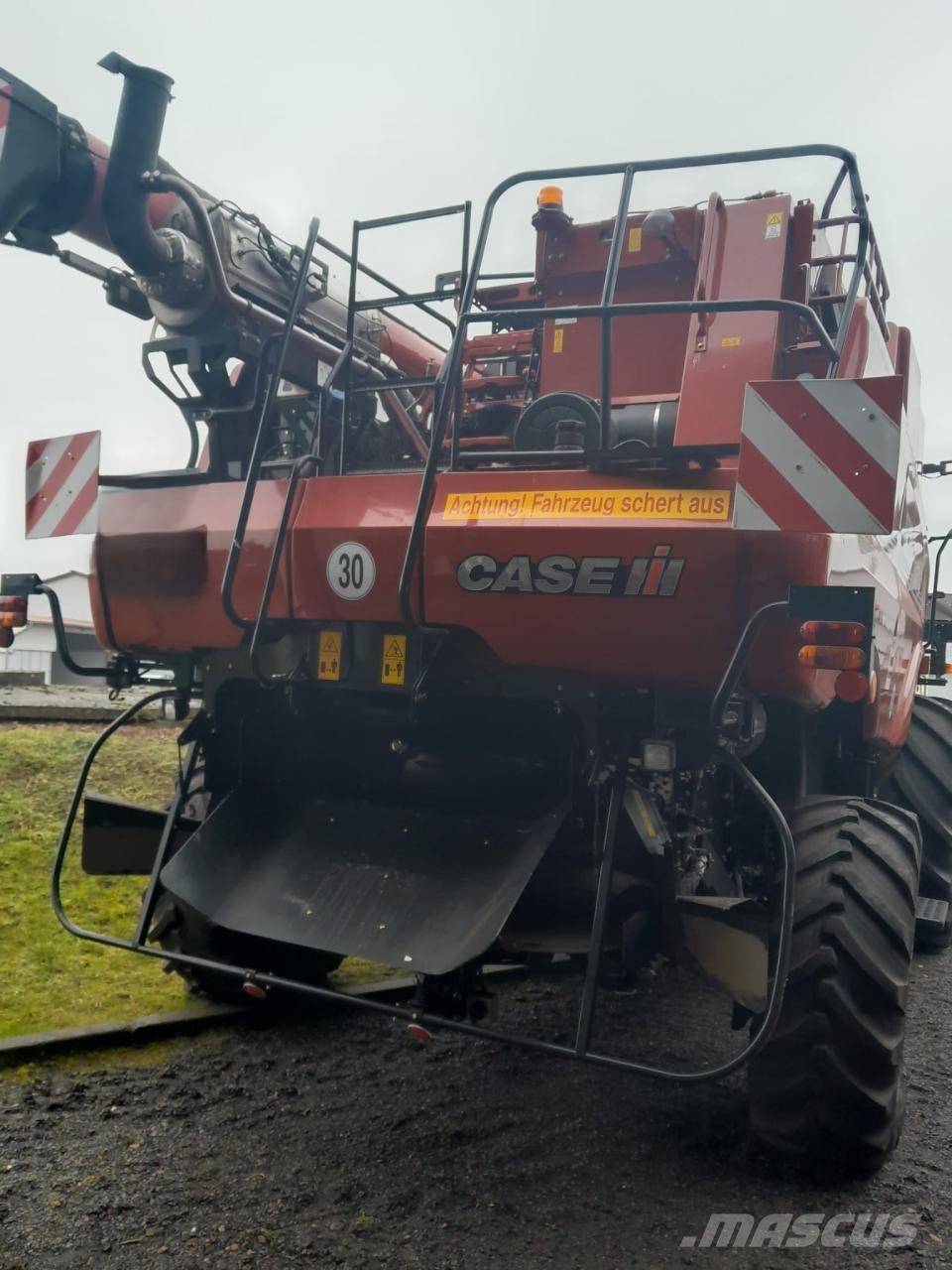 Case IH 7150 AF Зерноуборочные комбайны