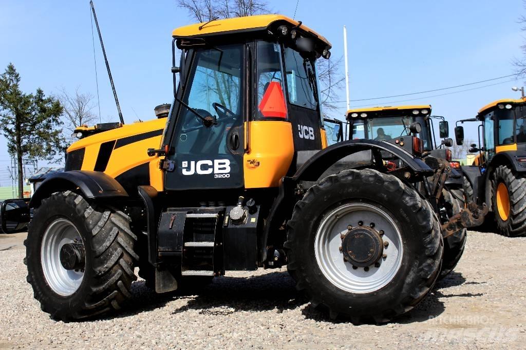 JCB Fastrac 3200 Трактора