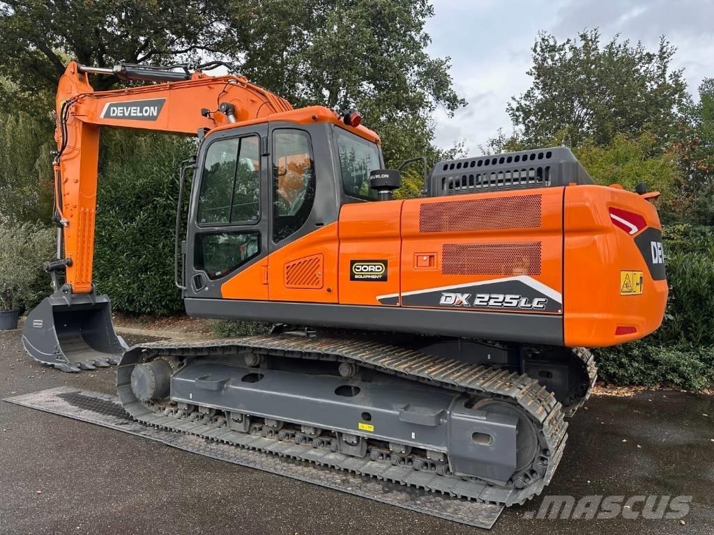 Develon DX 225 LC-7M Гусеничные экскаваторы