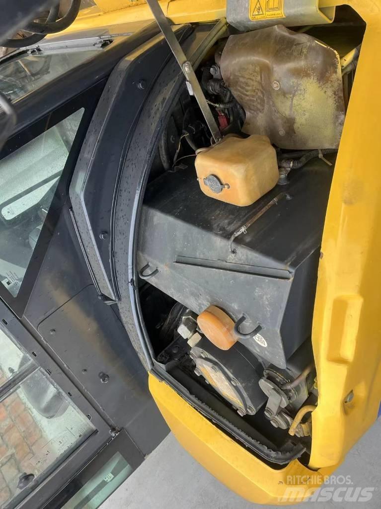 Komatsu PC 40 MR-2 Гусеничные экскаваторы