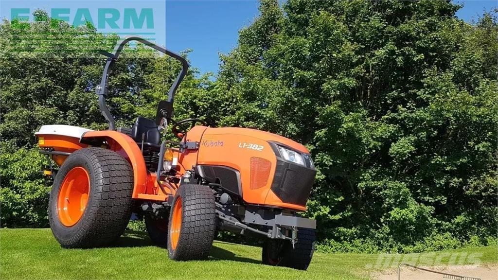 Kubota l1-382 turf Трактора